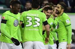 包含欧超杯赛程吃紧，多特蒙德清晨门线救险，悬念犹存，纪律约束更严格的词条