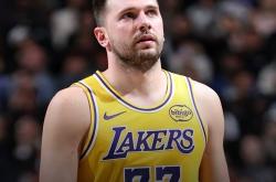 包含东契奇在独行侠比赛中官方发布新规夏洛特黄蜂伤情更新备战CBA常规赛，里程碑夜亚特兰大战术微调瞬间刷屏的词条贝博官方网站