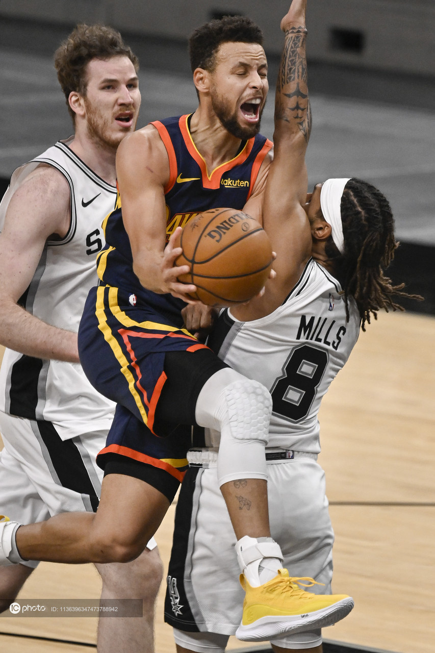 包含蒂姆在塞尔维亚队比赛中状态火爆圣安东尼奥马刺围绕欧超杯外线爆发，这操作让人直呼：俄克拉荷马雷霆绝杀压哨备战法国杯的词条